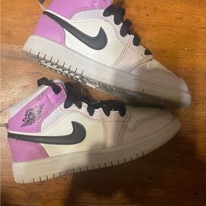 Girl Jordan’s purple and white 11c